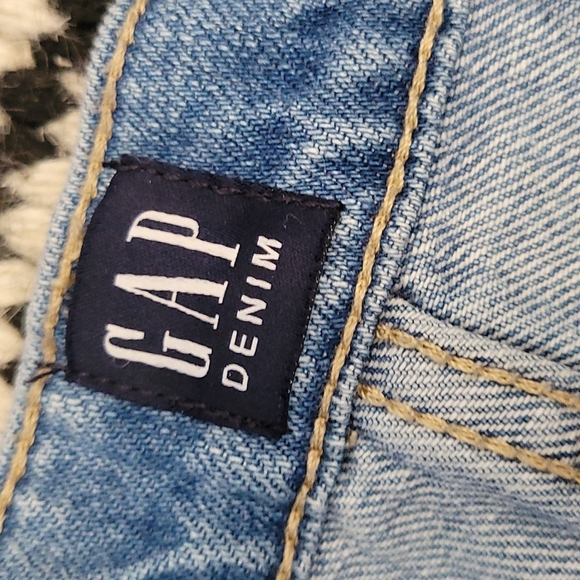 Gap Denim Distressed / faded Shorts - Picture 3 of 5